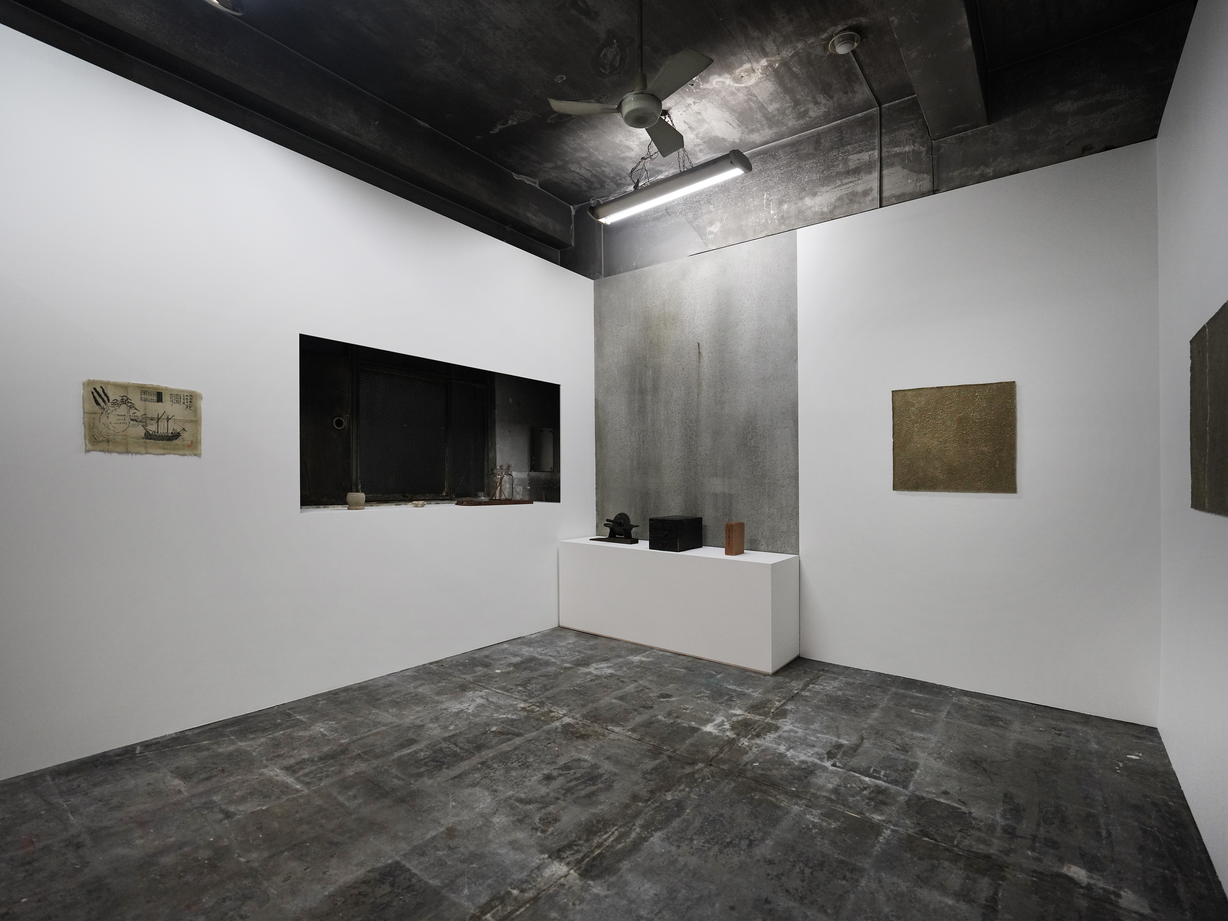 展示風景：《志田塗装　虚実の皮膜》AZUMATEI PROJECT、横浜、2022年